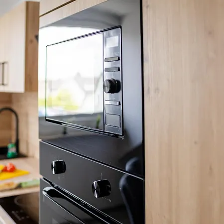Immo-vision - Comfort Living Apartments, 8 Schlafzimmer דירה *