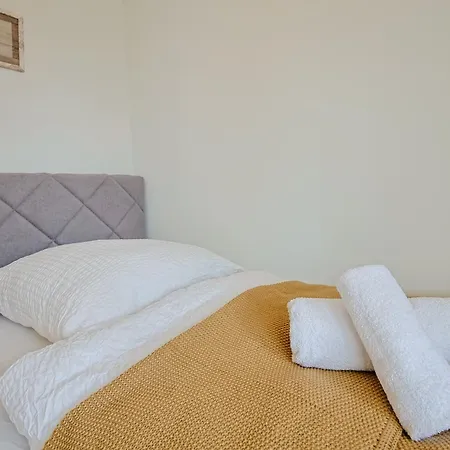 Immo-vision - Comfort Living Apartments, 8 Schlafzimmer לברקוסן