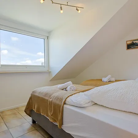 Immo-vision - Comfort Living Apartments, 8 Schlafzimmer דירה