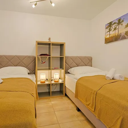Immo-vision - Comfort Living Apartments, 8 Schlafzimmer דירה *