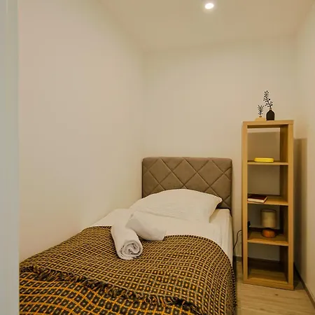 Immo-vision - Comfort Living Apartments, 8 Schlafzimmer Апартаменты *