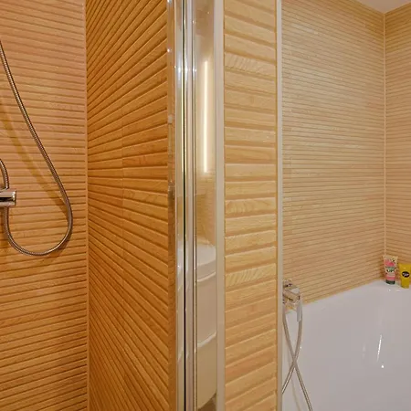 Immo-vision - Comfort Living Apartments, 8 Schlafzimmer *