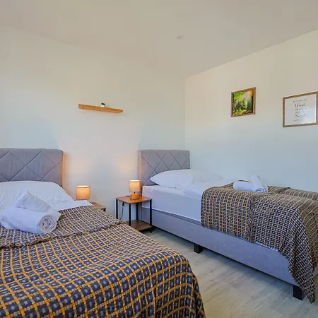 Immo-vision - Comfort Living Apartments, 8 Schlafzimmer * לברקוסן