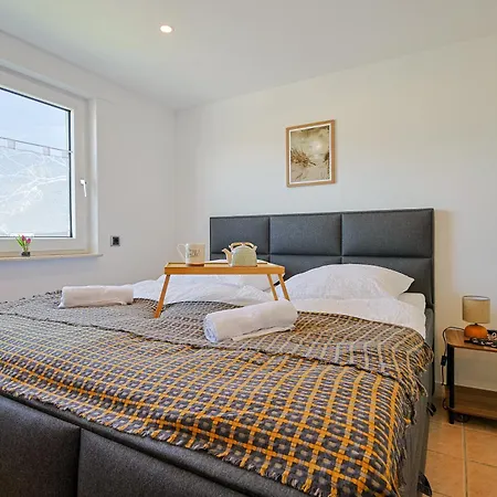 Immo-vision - Comfort Living Apartments, 8 Schlafzimmer דירה *