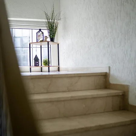 Immo-vision - Comfort Living Apartments, 8 Schlafzimmer * לברקוסן